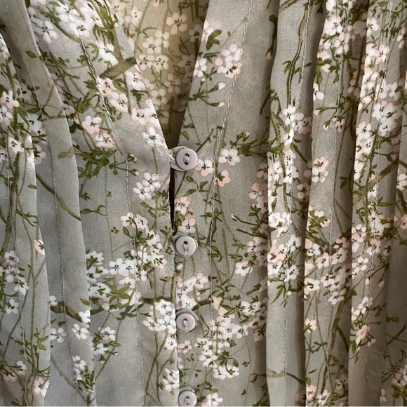 REQUEST Chiffon Floral 3/4 Length Button Down Tunic Shirt, Size XS Greenish Grey - Picture 8 of 10